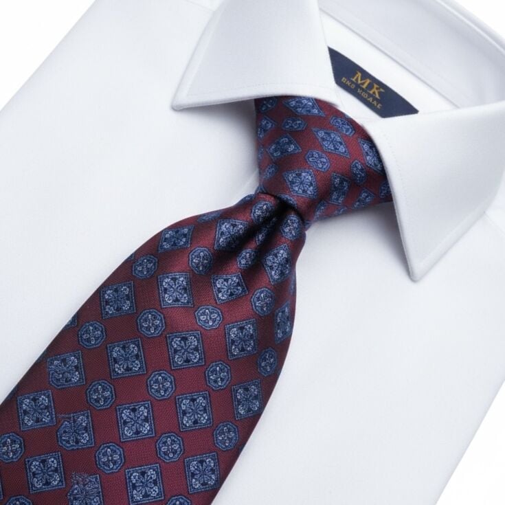 Motif Micro Desenli BordoKravat – Her Kombine Uyar