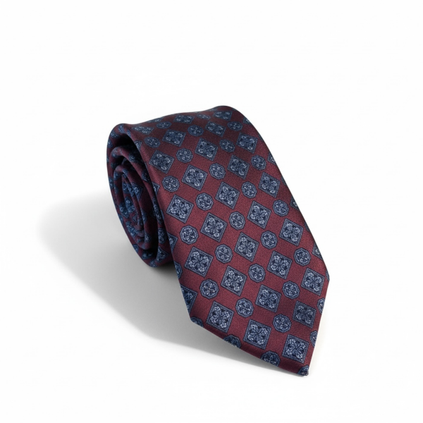 Motif Micro Desenli BordoKravat – Her Kombine Uyar